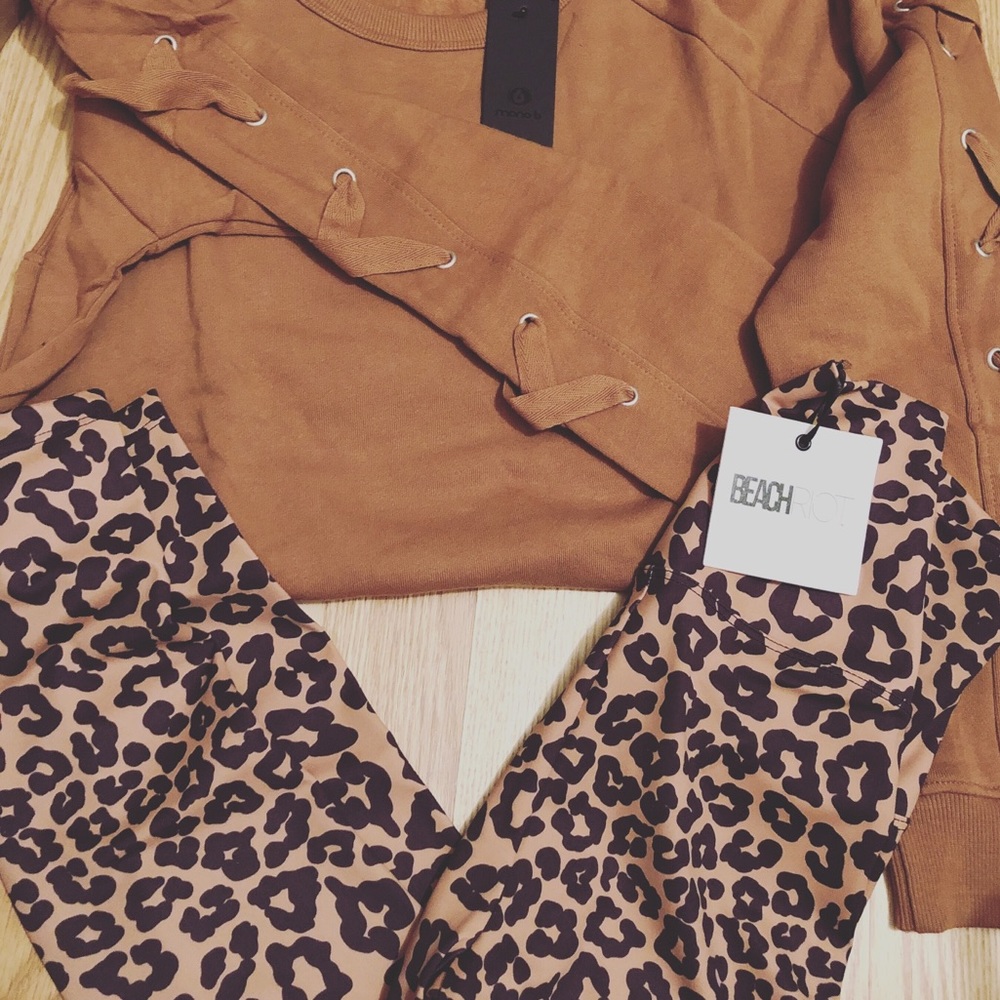 Beach Riot Leopard Legging - Picture 5 of 6